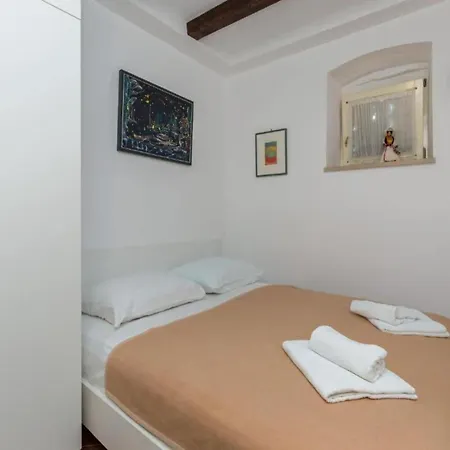 Vi * 杜布罗夫尼克